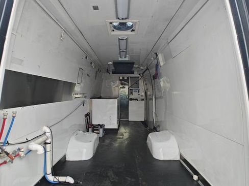 Used 2019 Mercedes-Benz Sprinter 4500 image 34