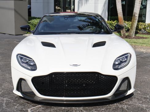 Used 2019 Aston Martin DBS Superleggera image 12