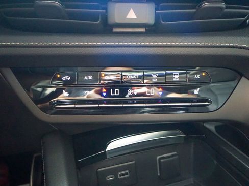 Used 2022 Buick Envision Essence w/ Sport Touring Package image 26