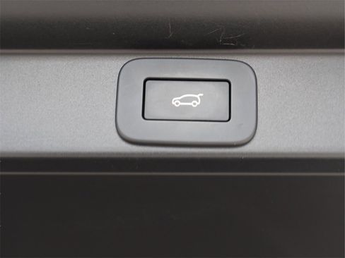 Certified 2023 Land Rover Range Rover SV image 25