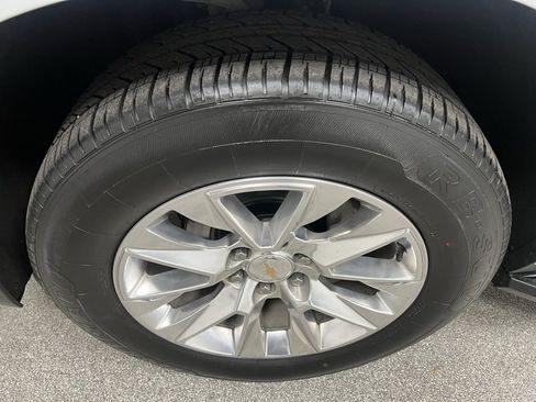 Used 2023 Chevrolet Suburban Premier image 15