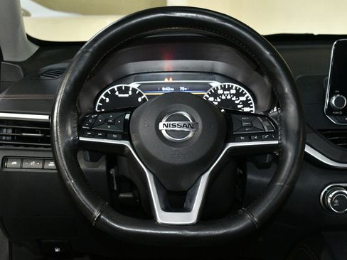 Used 2020 Nissan Altima 2.5 SR w/ Premium Package FWD image 23