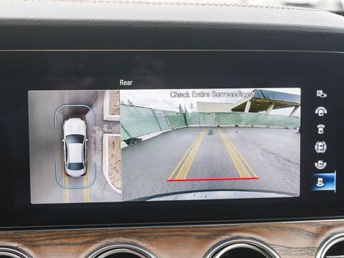 Used 2022 Mercedes-Benz E 350 4MATIC Sedan image 25