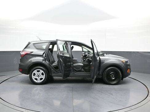 Used 2018 Ford Escape S image 40