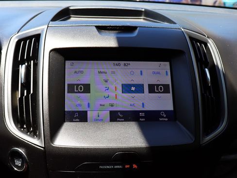 Used 2020 Ford Edge SE FWD image 46