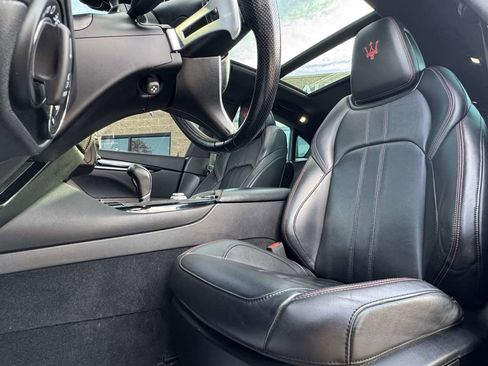 Used 2018 Maserati Levante GranSport image 24
