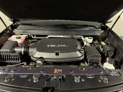 Used 2018 Chevrolet Colorado Z71 w/ Centennial Edition image 7