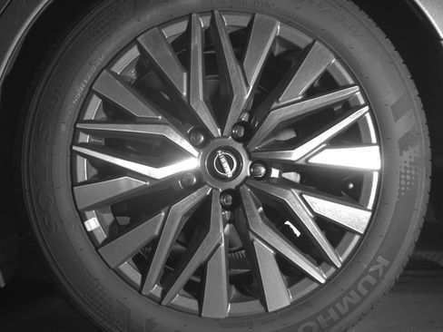 Used 2025 Nissan Altima 2.5 SV image 14