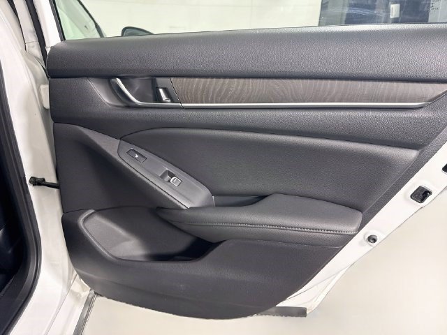 Used 2020 Honda Accord Touring image 27