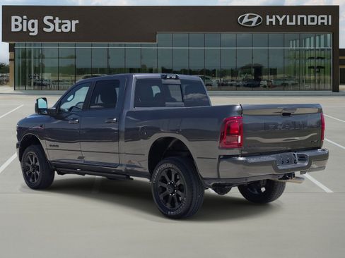 Used 2025 RAM 2500 Laramie AWD/4WD image 3