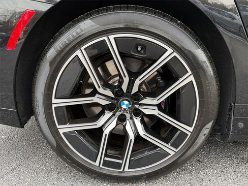 Certified 2025 BMW 750e xDrive w/ Executive Package image 17