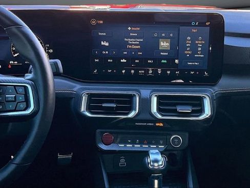 Used 2024 Ford Mustang GT Premium image 9