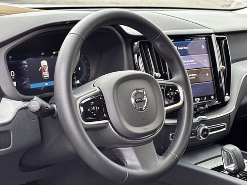 Certified 2025 Volvo XC60 B5 Plus image 31