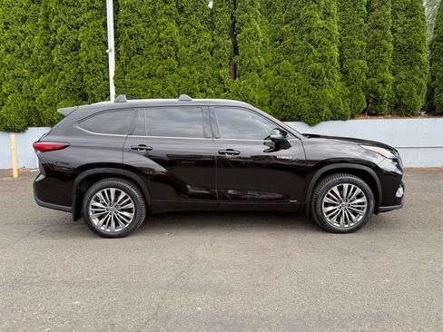 Used 2021 Toyota Highlander Platinum AWD/4WD image 14