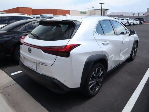 Used 2022 Lexus UX 250h w/ Accessory Package (Z2) AWD/4WD image 4