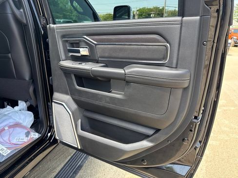 New 2026 RAM 2500 Laramie AWD/4WD image 28