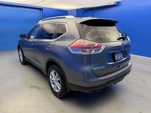 Used 2016 Nissan Rogue SV AWD/4WD image 5