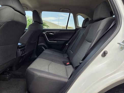 Used 2024 Toyota RAV4 XLE FWD image 29