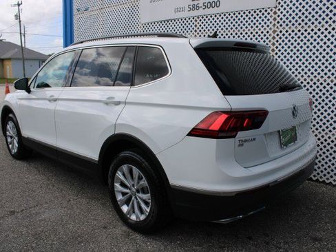 Used 2018 Volkswagen Tiguan SE w/ Panoramic Sunroof Package image 5