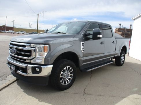 Used 2021 Ford F250 Lariat w/ Lariat Value Package AWD/4WD image 3