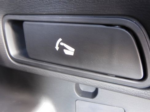 New 2025 Mitsubishi Outlander SE image 36