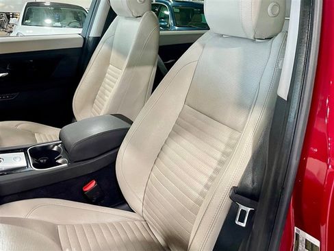 Used 2020 Land Rover Discovery Sport S image 11
