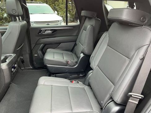 Used 2025 Chevrolet Tahoe Z71 w/ Comfort Package image 19