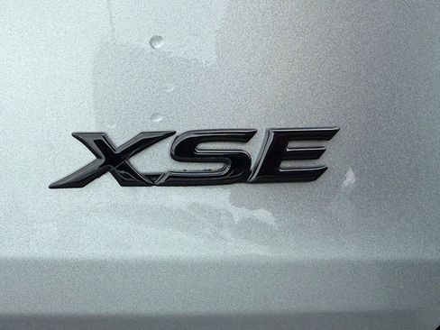 Used 2025 Toyota Sienna XSE image 9