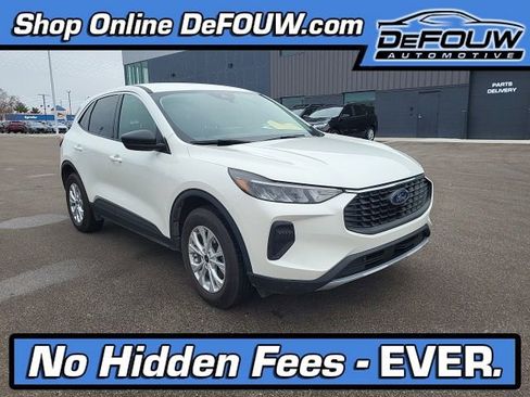 Used 2023 Ford Escape Active image 1