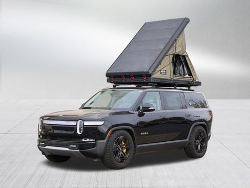 Used 2023 Rivian R1S Launch Edition image 2