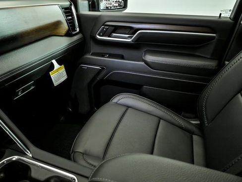 New 2026 GMC Sierra 2500 Denali w/ Denali Reserve Package image 18