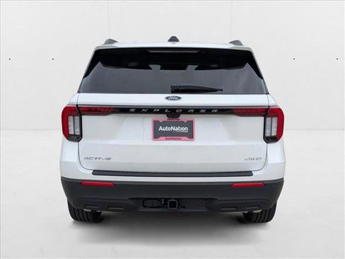 New 2025 Ford Explorer Active image 7