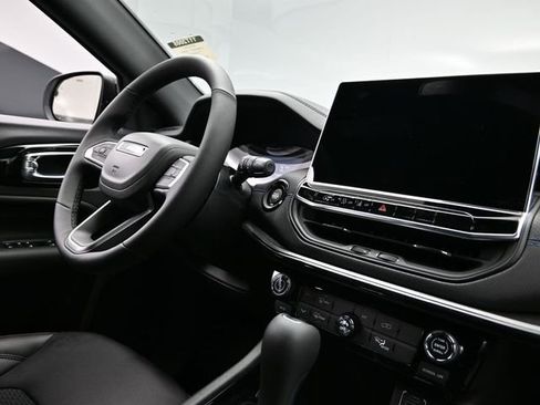 New 2026 Jeep Compass Altitude image 13