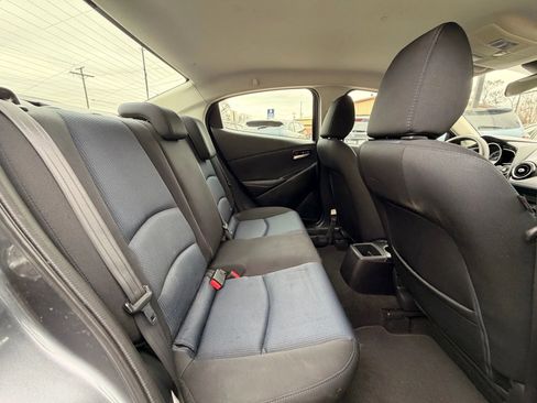 Used 2017 Toyota Yaris iA image 23