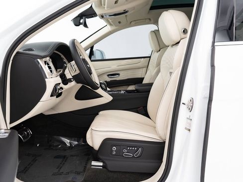 Certified 2023 Bentley Bentayga Extended Wheelbase AWD/4WD image 15