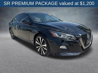 Used 2021 Nissan Altima 2.5 SR w/ SR Premium Package image 1