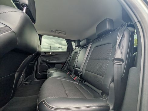 Used 2025 Ford Escape SE FWD image 33