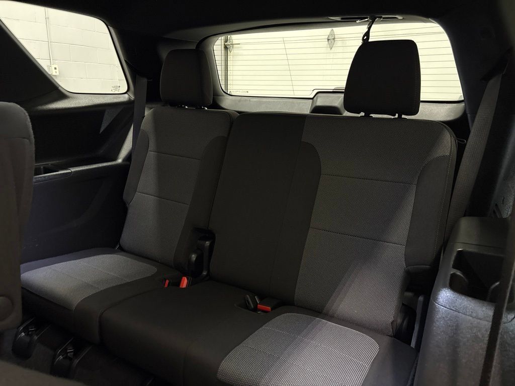 Used 2023 Chevrolet Traverse LT AWD/4WD image 34