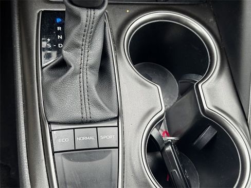 Used 2024 Toyota Camry SE image 35