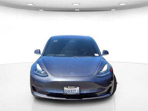 Used 2018 Tesla Model 3 Mid Range RWD image 4