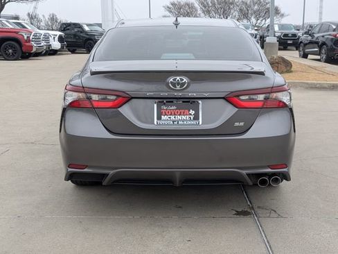 Used 2024 Toyota Camry SE image 7