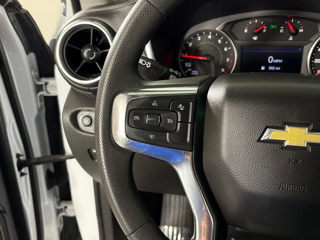 Used 2025 Chevrolet Blazer LT FWD image 19