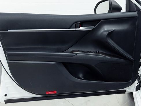 Used 2023 Toyota Camry SE image 11