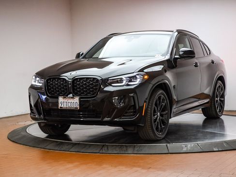 Used 2025 BMW X4 xDrive30i w/ Premium Package image 1