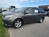 Used 2012 Toyota Sienna LE image 5