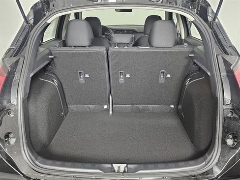 New 2025 Nissan Kicks S image 18