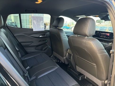 Used 2024 Buick Envista Preferred image 29