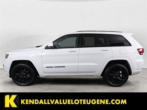 Used 2019 Jeep Grand Cherokee Altitude image 2