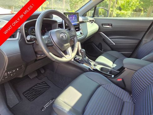 Used 2025 Toyota Corolla Cross AWD Hybrid w/ Convenience Package image 26