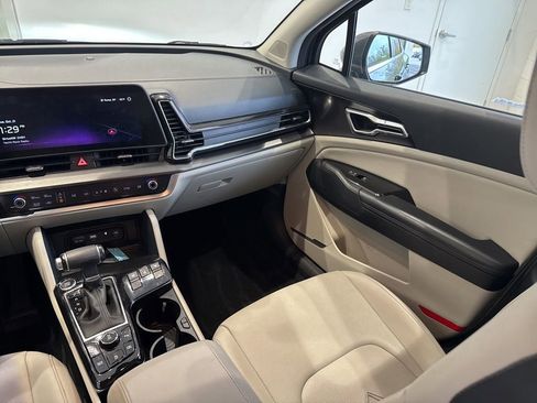 Used 2023 Kia Sportage EX image 13